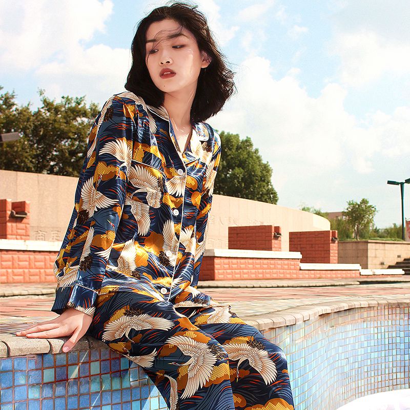 Spring and autumn new silk silk long sleeved red crowned cranes printed shirt collar pajamas suit