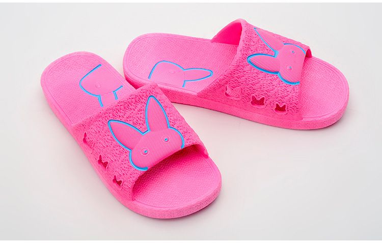 Slippers can be made simple, generous and beautiful.