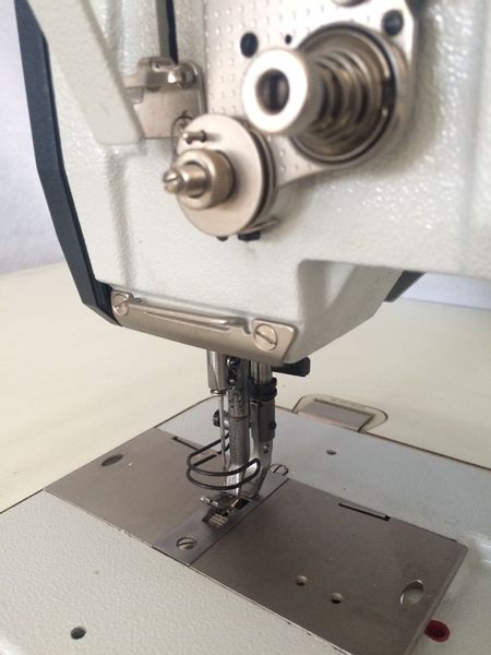 1245 single needle flat bed compound feed Large Horizontal Hook sewing machine